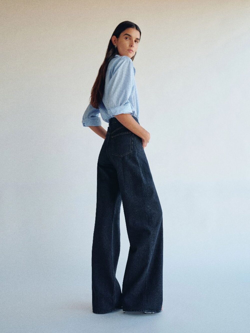 Reformation Cary High Rise Slouchy Wide Leg Jeans Blue - Size 26